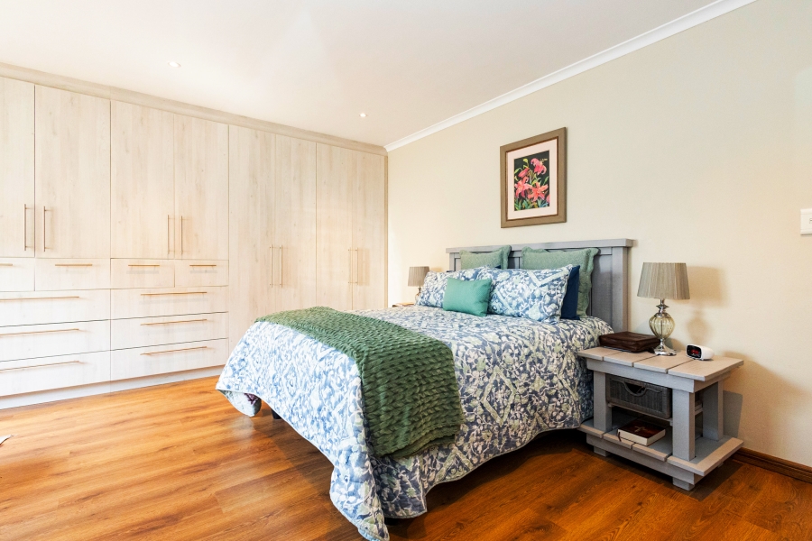 4 Bedroom Property for Sale in Stellenridge Western Cape